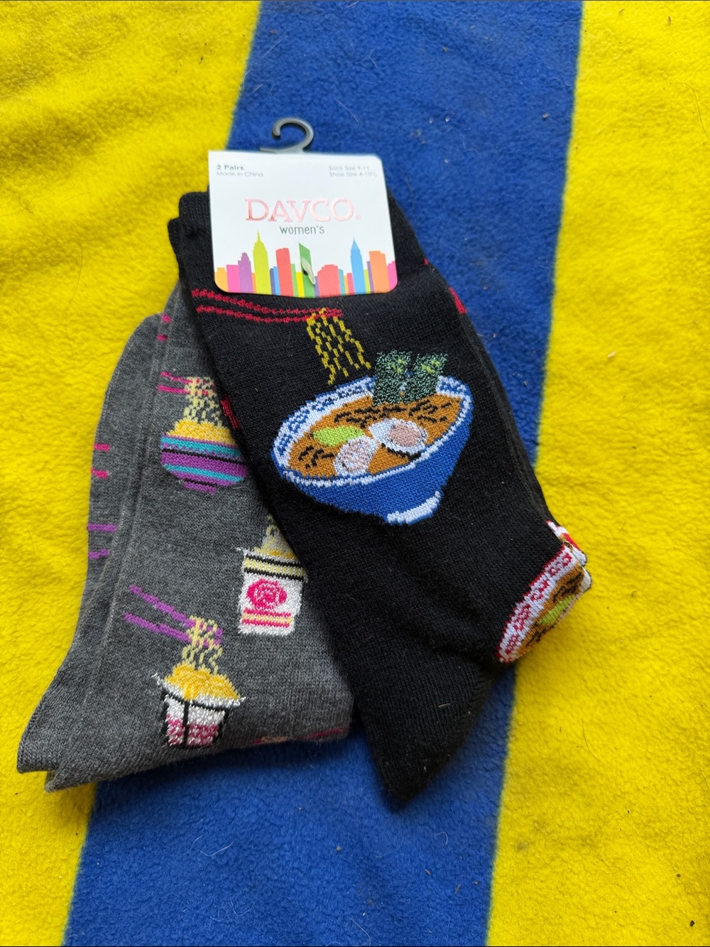 DAVCO Women's Novelty Ramen & Noodle Crew Socks - Black & Gray